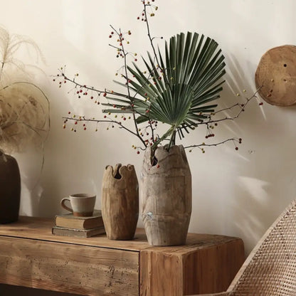 Vase en bois naturel