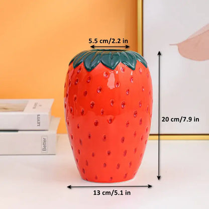 Vase en forme de fraise