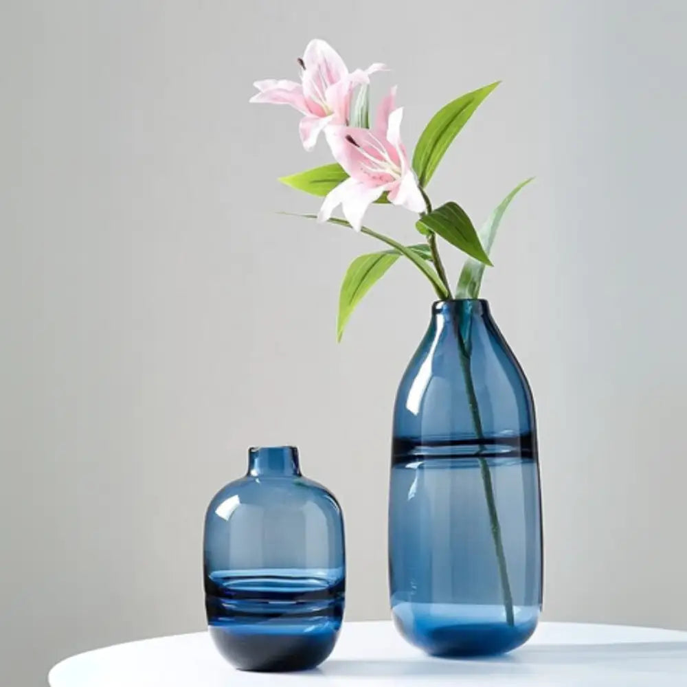 Vase en verre bleu