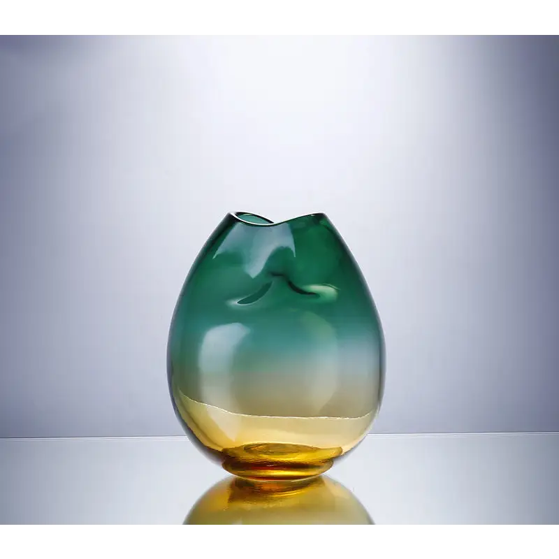 Vase en verre soufflé