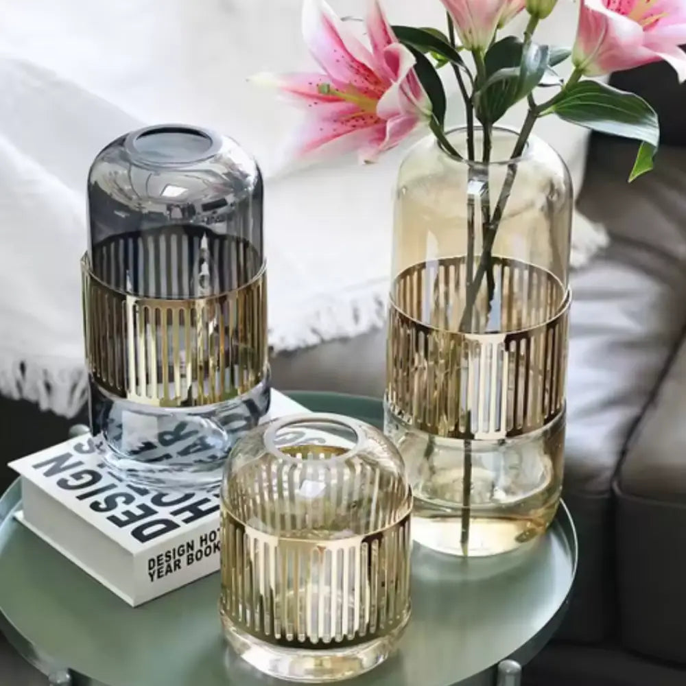 Vase en verre transparent