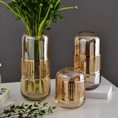 Vase en verre transparent