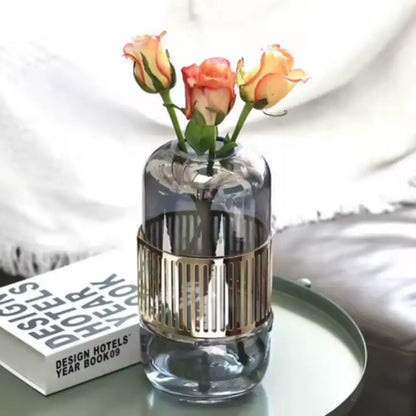 Vase en verre transparent