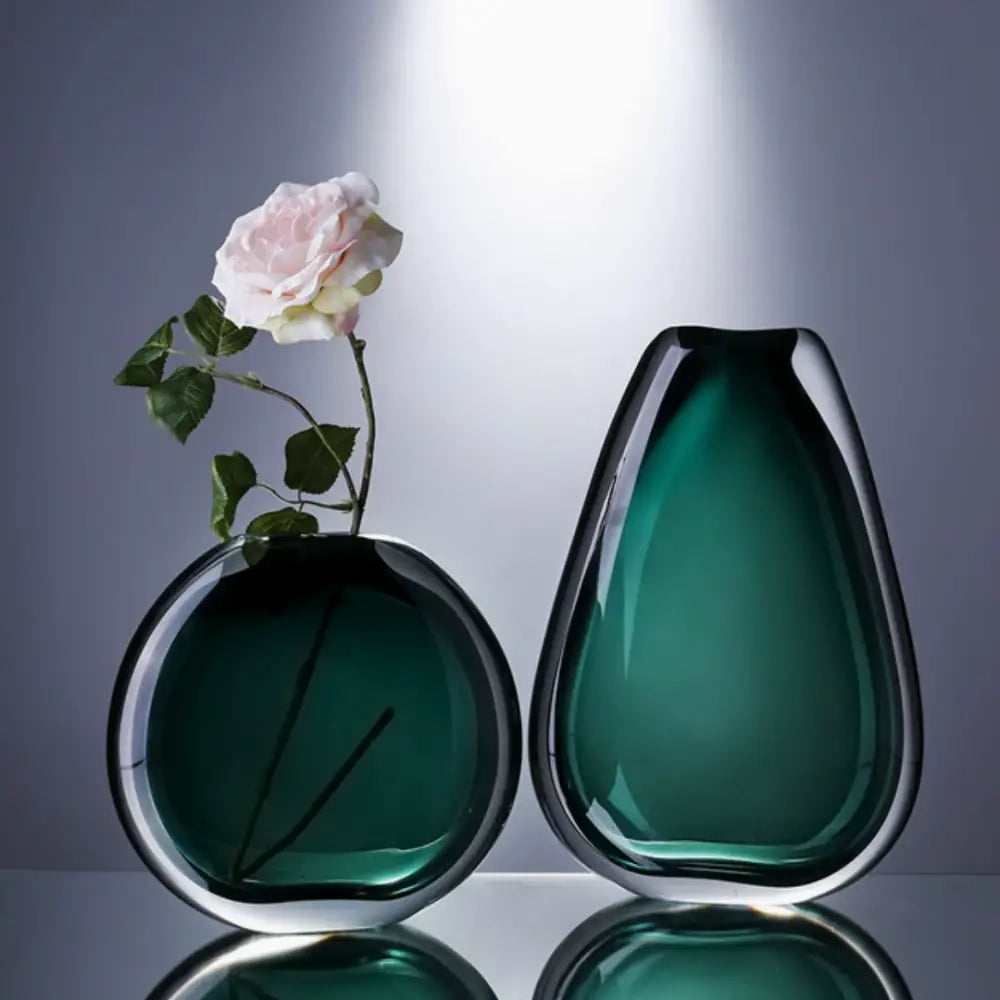 Vase en verre vert