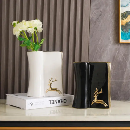 Vase livre avec cerf