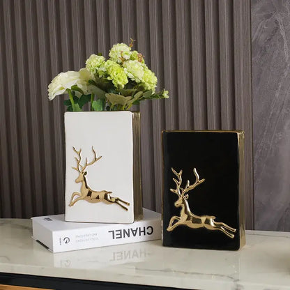 Vase livre avec cerf