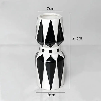 Vase noir et blanc