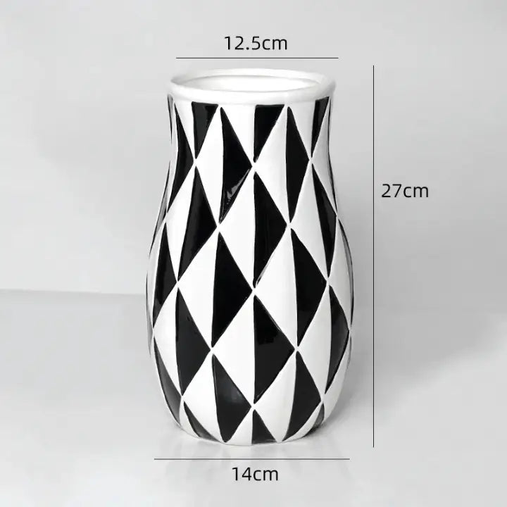 Vase noir et blanc