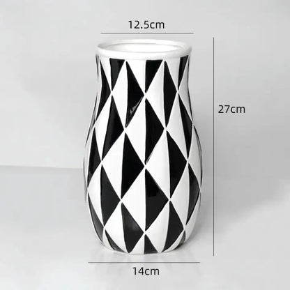Vase noir et blanc