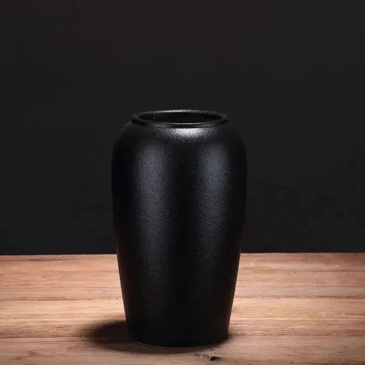 Vase noir mat